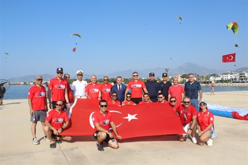 Bayrağımız Kulaçlarla Kıbrıs’a Yüzme Maratonu Düzelendi. 